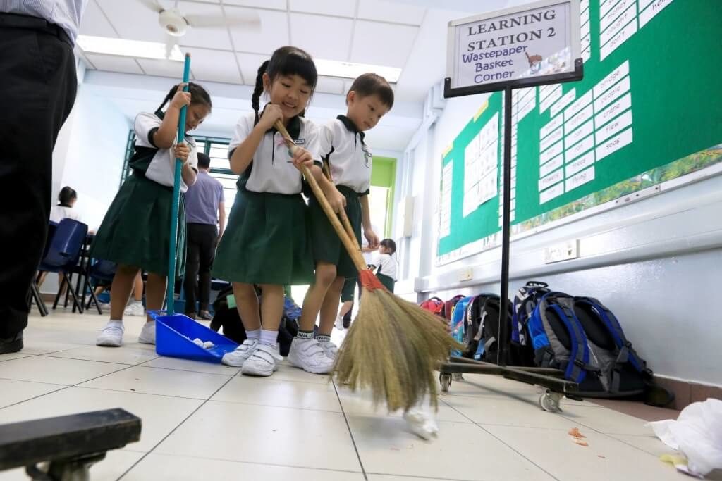 janitors-in-japanese-schools-1