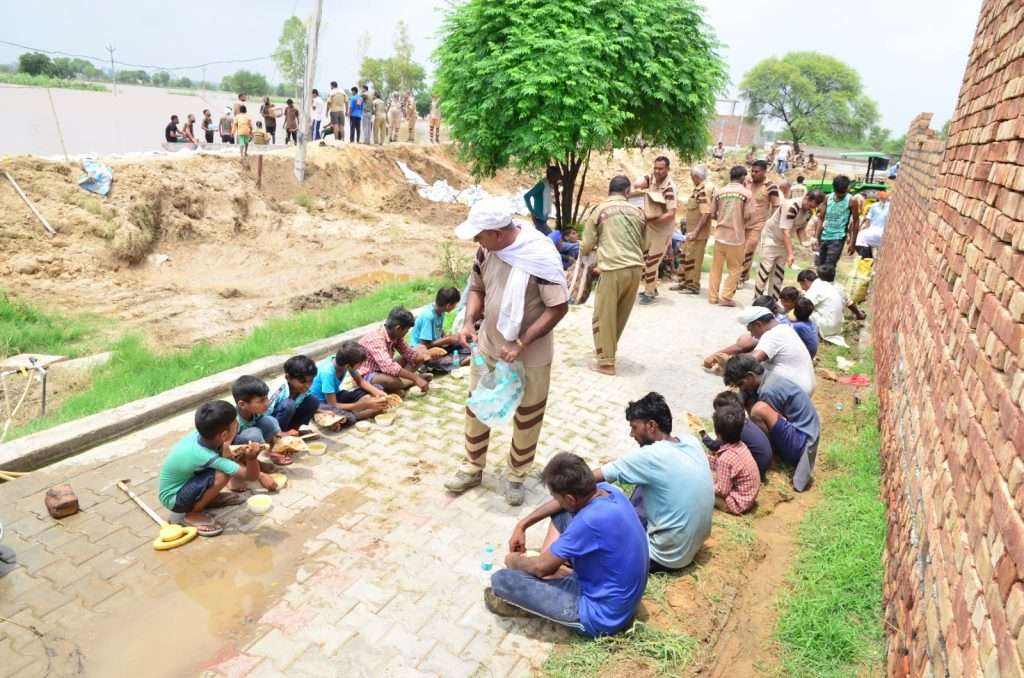 DSS CONTRIBUTION IN FLOOD RELIEF EFFORTS